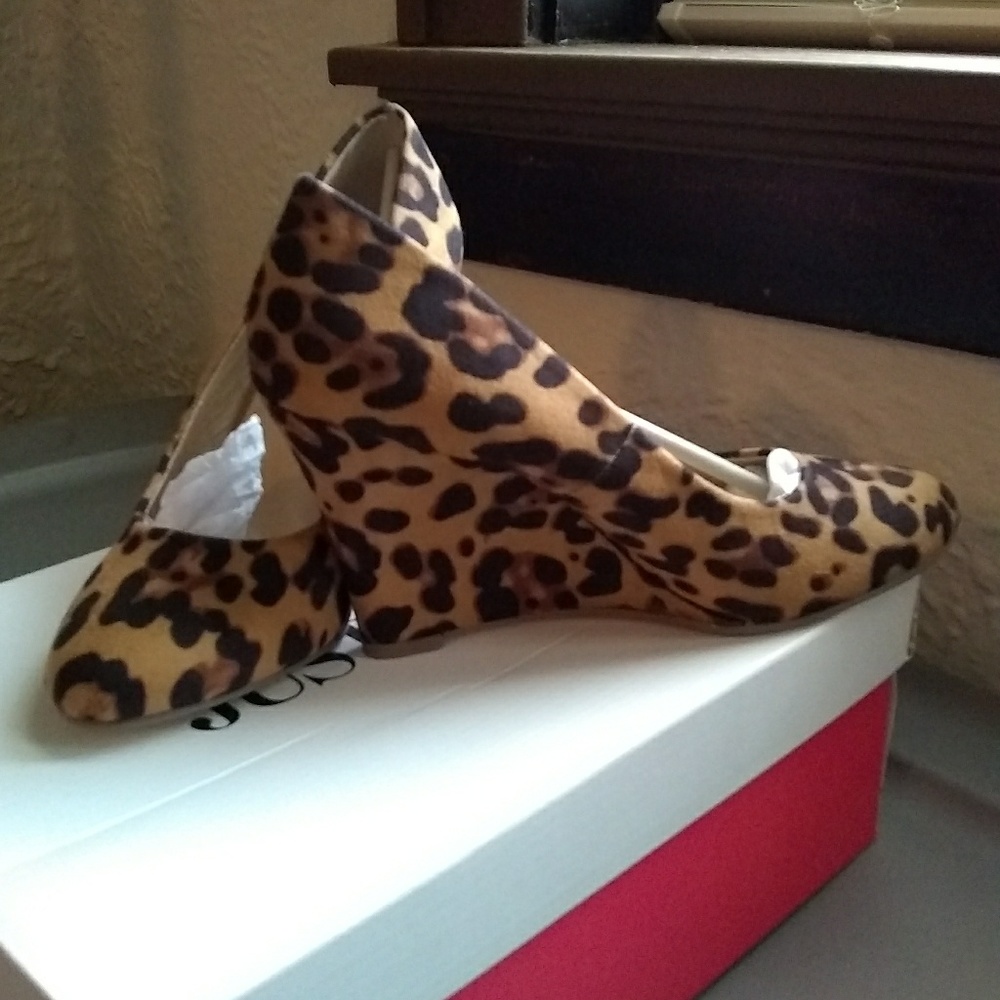 JustFab Leopard Print Wedges - Picture 2 of 4